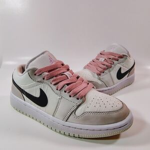 Women's Nike Air Jordan 1 Low SE In Barely Green